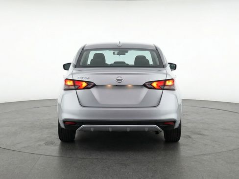 Used 2025 Nissan Versa SV image 7