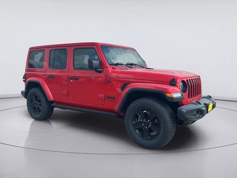 Used 2023 Jeep Wrangler Unlimited Sahara AWD/4WD image 3