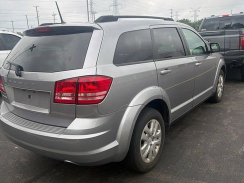 Used 2018 Dodge Journey SE FWD image 4