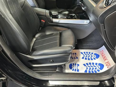 Used 2021 Mercedes-Benz GLB 250 4MATIC image 18