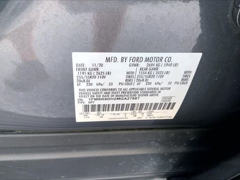 Used 2021 Ford Explorer XLT w/ Equipment Group 202A AWD/4WD image 31