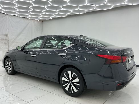Used 2022 Nissan Altima 2.5 SV FWD image 11