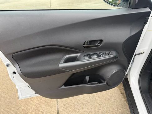 Used 2025 Nissan Kicks Play S image 12