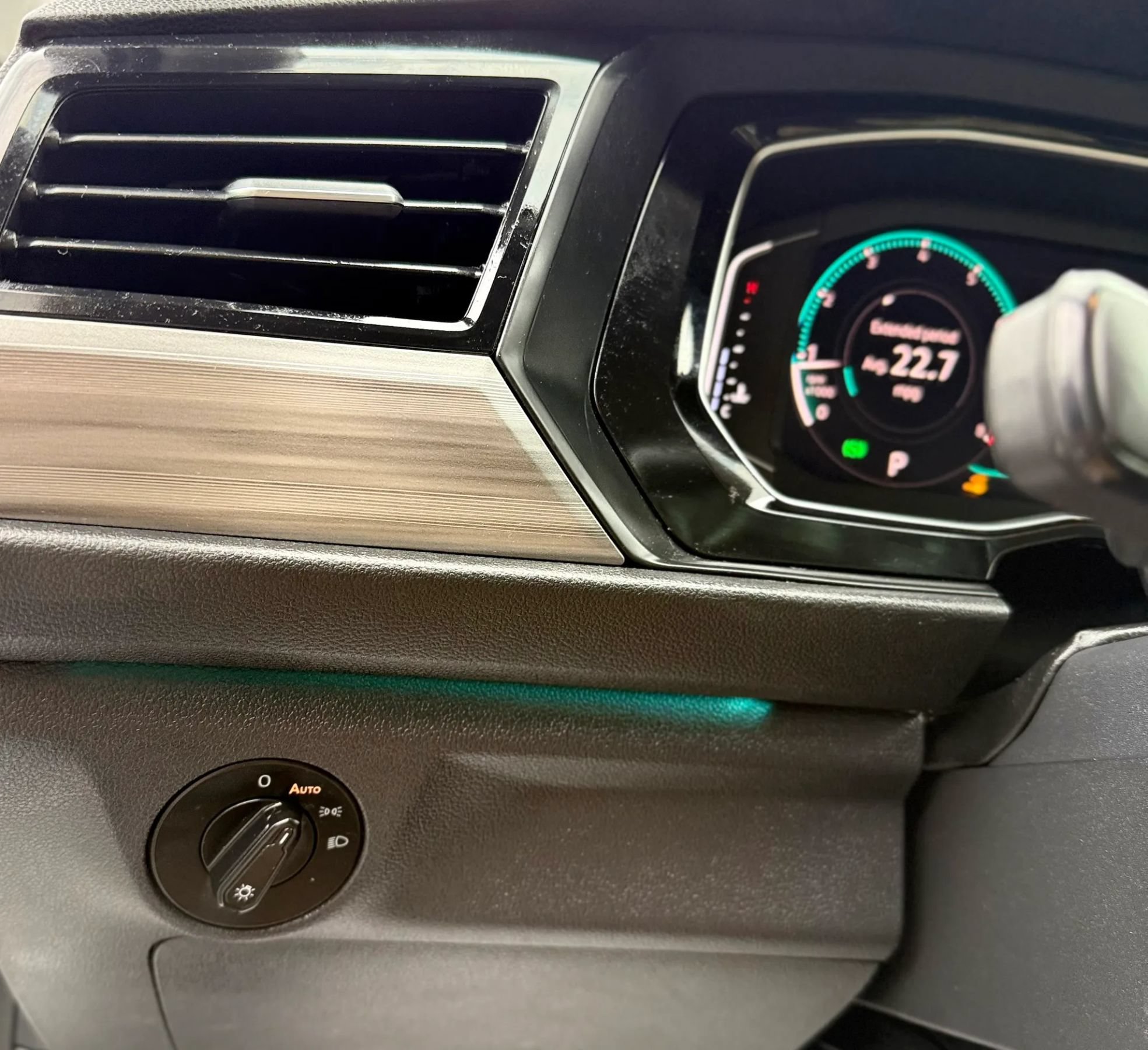 Used 2019 Volkswagen Jetta SEL FWD image 24