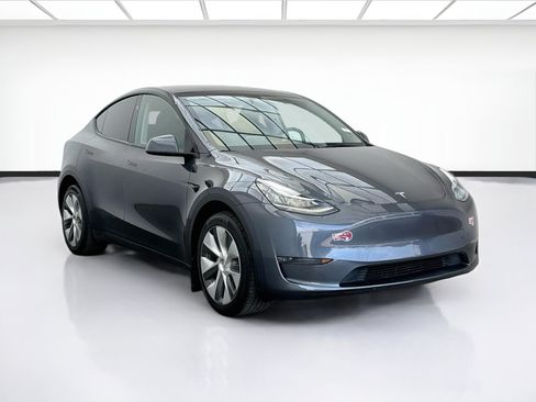 Used 2023 Tesla Model Y Long Range AWD/4WD image 3