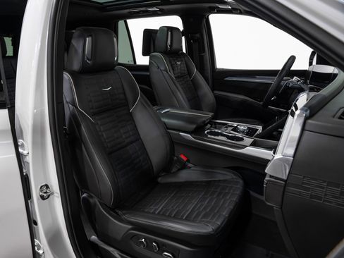 Used 2025 Cadillac Escalade V w/ LPO, ONYX Package AWD/4WD image 87