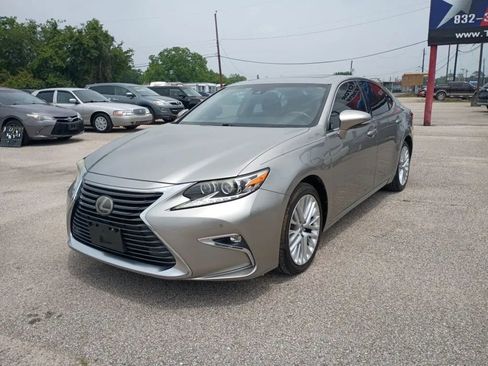 Used 2016 Lexus ES 350 w/ Luxury Package w/Wood Trim FWD image 1