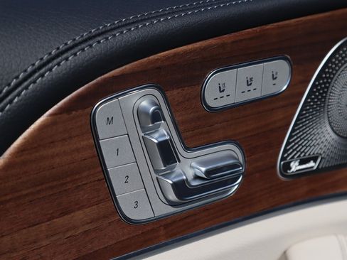 New 2026 Mercedes-Benz GLS 450 4MATIC image 28