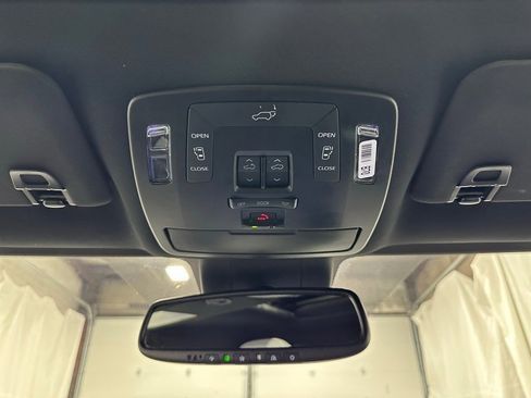 Used 2025 Toyota Sienna XSE image 43