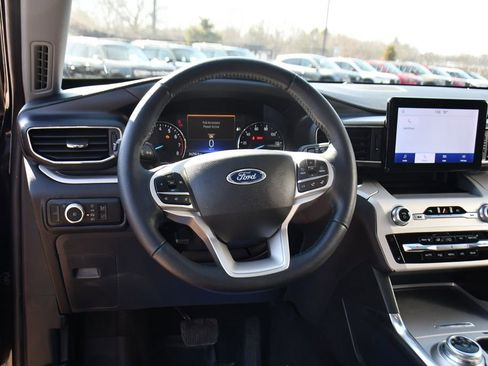 Used 2023 Ford Explorer XLT w/ Equipment Group 202A image 12