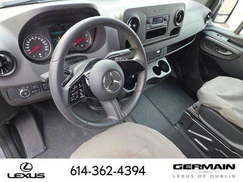 Used 2025 Mercedes-Benz Sprinter 2500 image 35