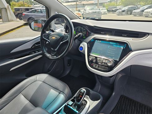 Used 2020 Chevrolet Bolt Premier w/ Infotainment Package image 11
