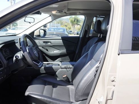 Used 2024 Nissan Rogue SV w/ SV Premium Package image 14