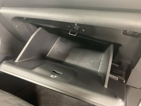 Used 2022 Nissan Kicks S image 41