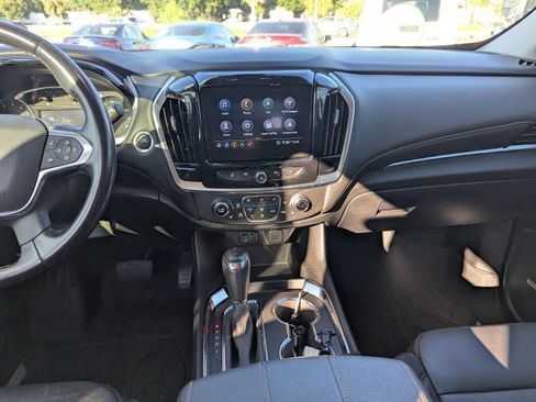 Used 2020 Chevrolet Traverse LT w/ LT Premium Package image 13