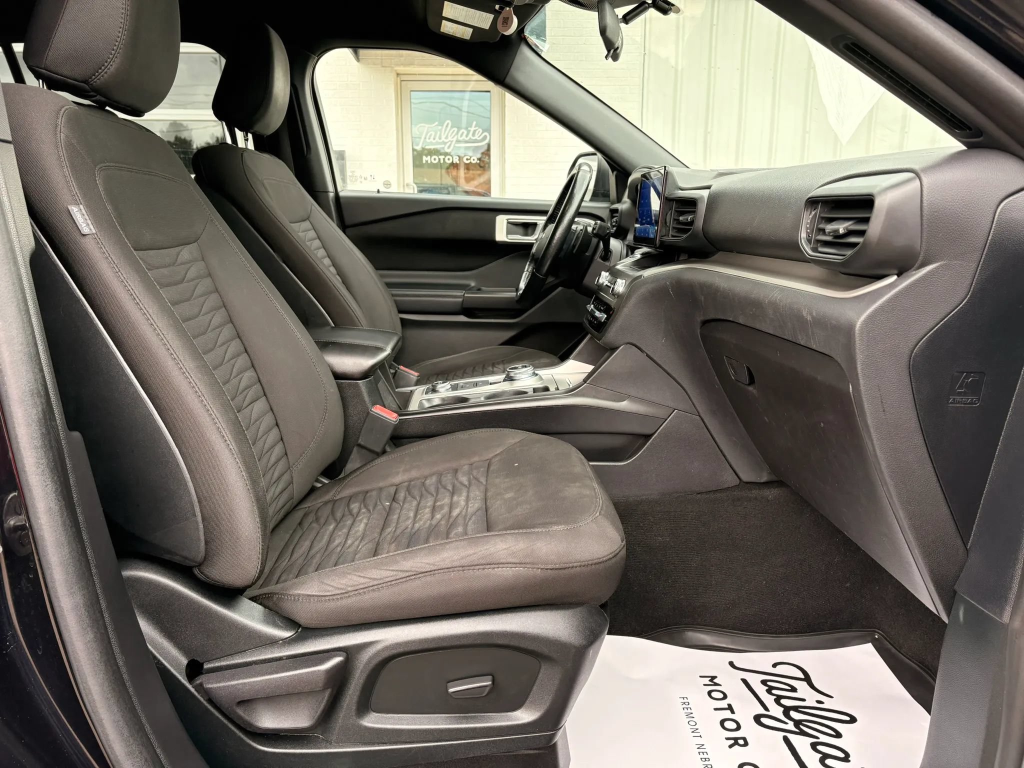 Used 2020 Ford Explorer XLT w/ Comfort Package AWD/4WD image 13
