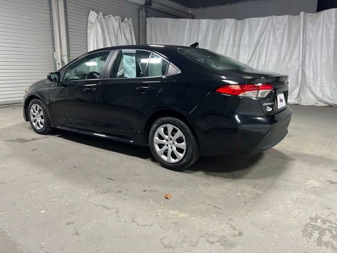 Used 2023 Toyota Corolla LE FWD image 5