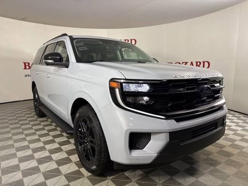 New 2025 Ford Expedition Active image 1