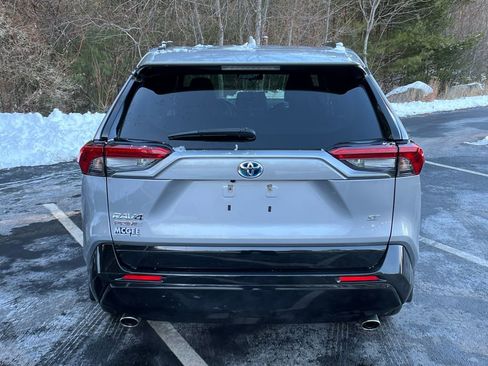 Used 2021 Toyota RAV4 SE image 4