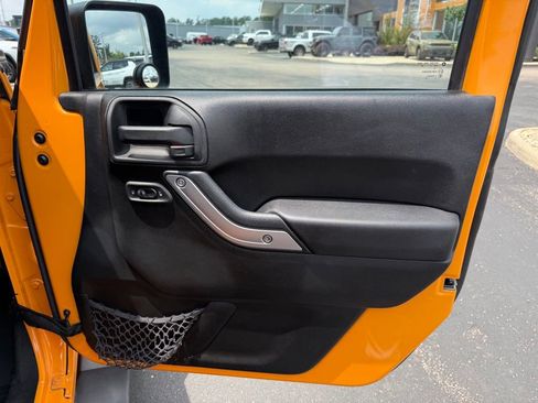 Used 2012 Jeep Wrangler Rubicon w/ PWR Convenience Group AWD/4WD image 24