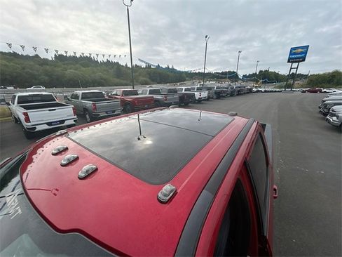 Used 2022 Ford F250 Lariat w/ Black Appearance Package image 21