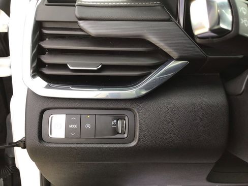 Used 2025 GMC Acadia Elevation image 38