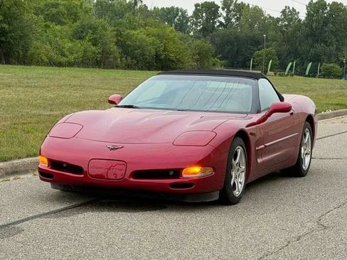 Used 2001 Chevrolet Corvette Convertible w/ Preferred Equipment Group2 RWD image 39