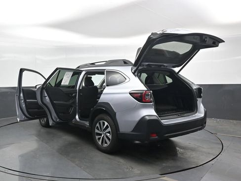 Used 2023 Subaru Outback Premium AWD/4WD image 49