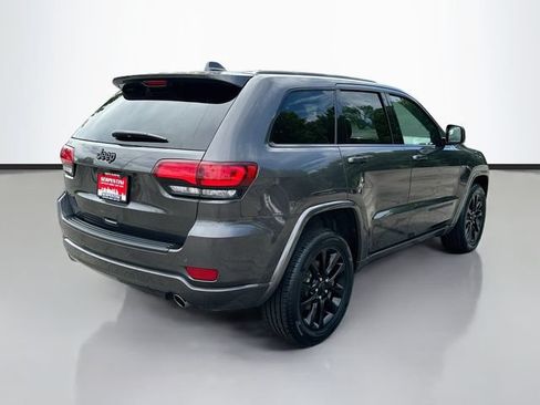 Used 2021 Jeep Grand Cherokee Laredo X AWD/4WD image 6