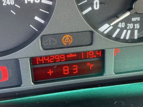 Used 2001 BMW 530i Sedan image 16