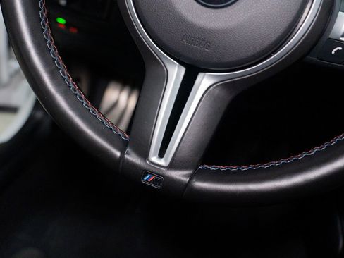 Used 2018 BMW M2 image 38