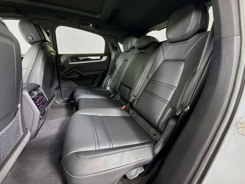 New 2026 Porsche Cayenne S image 24