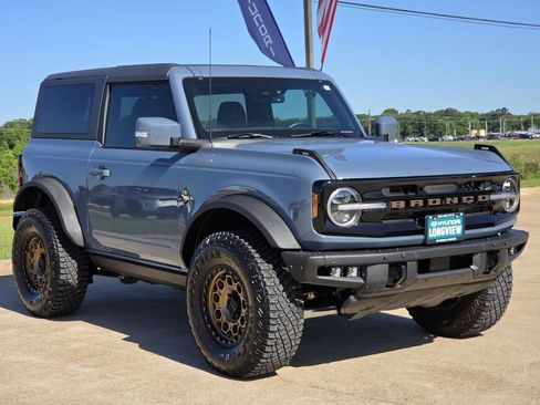 Used 2023 Ford Bronco Outer Banks w/ Sasquatch Package AWD/4WD image 1