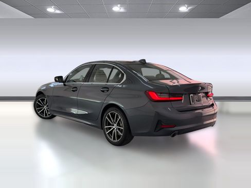 Used 2020 BMW 330i Sedan w/ Convenience Package RWD image 3