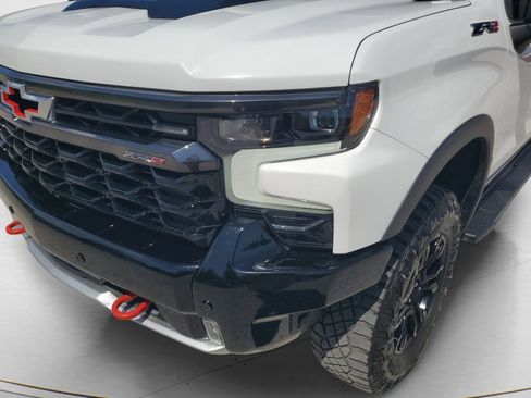 Used 2025 Chevrolet Silverado 1500 ZR2 w/ Technology Package AWD/4WD image 9