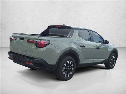 Used 2025 Hyundai Santa Cruz SE FWD image 5