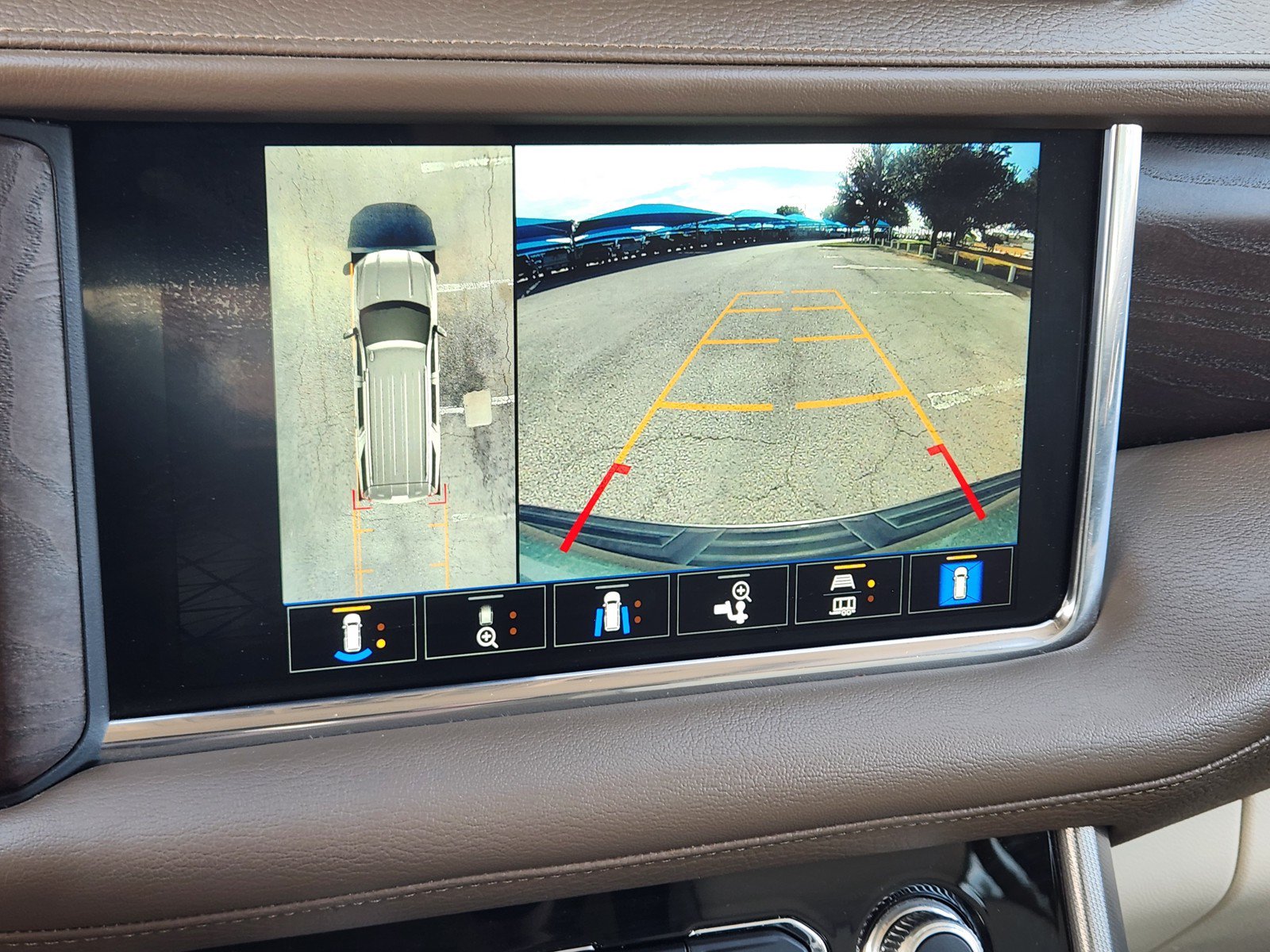 Used 2023 GMC Yukon Denali w/ Max Trailering Package AWD/4WD image 8