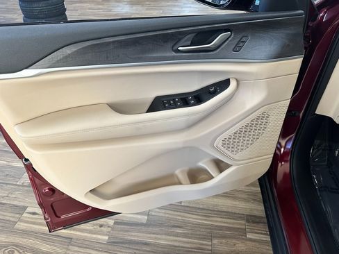 New 2025 Jeep Grand Cherokee Limited w/ Black Appearance Package image 11