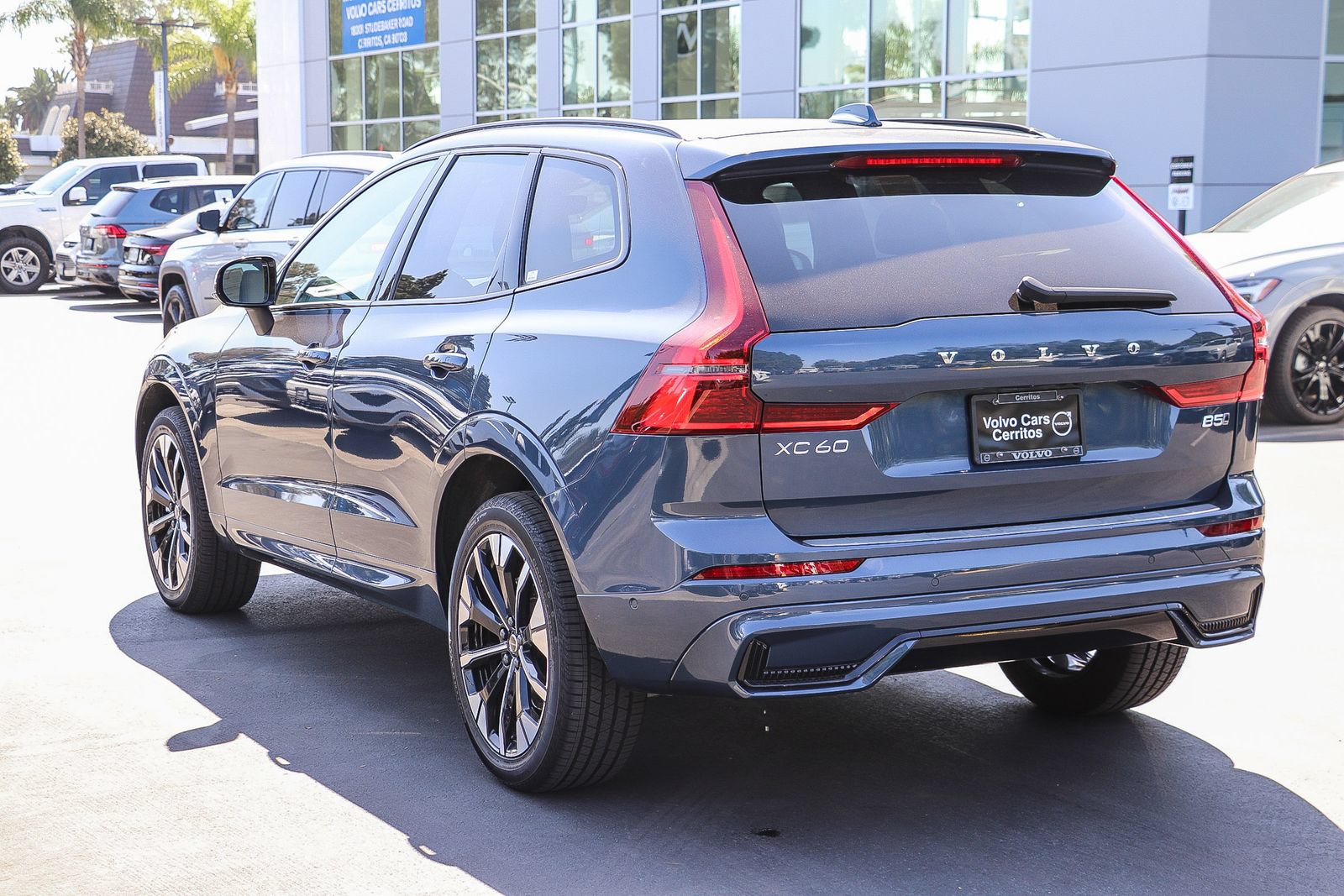 Used 2026 Volvo XC60 B5 Plus w/ Protection Package Premier AWD/4WD image 8