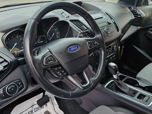 Used 2017 Ford Escape SE w/ SE Sport Appearance Package FWD image 5