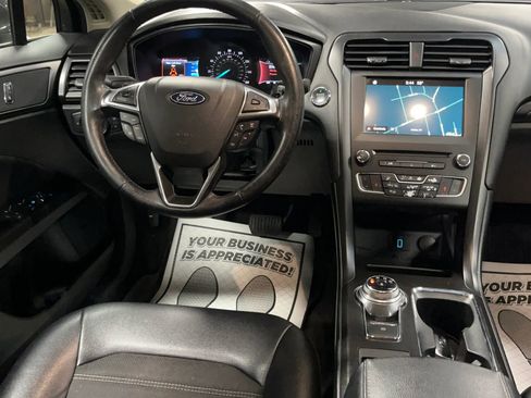 Used 2018 Ford Fusion SE w/ Equipment Group 201A image 21