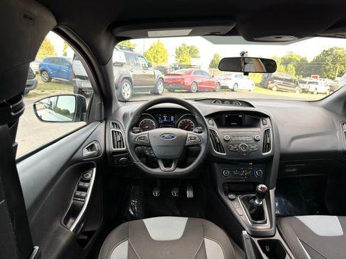 Used 2018 Ford Focus ST FWD image 33