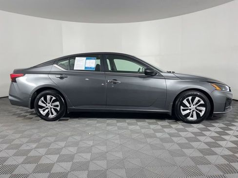 Used 2024 Nissan Altima 2.5 S FWD image 14