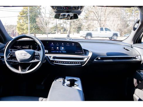 Used 2024 Cadillac Lyriq Tech image 12