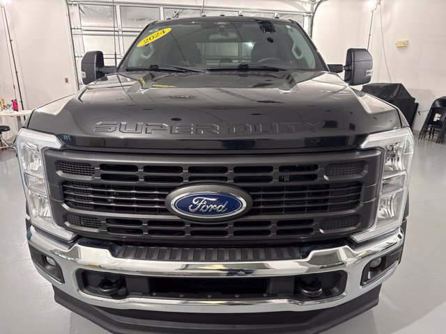 Used 2024 Ford F450 XL w/ XL Driver Assist Package AWD/4WD image 2