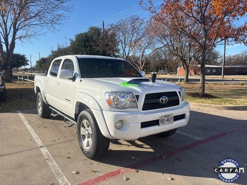 Used 2011 Toyota Tacoma PreRunner image 4