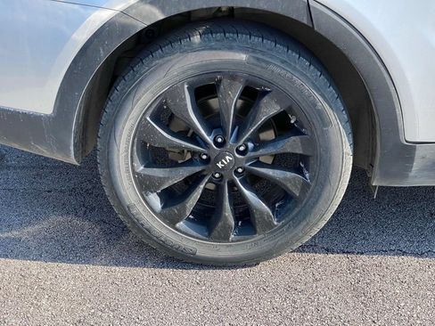 Used 2019 Kia Sorento S FWD image 7