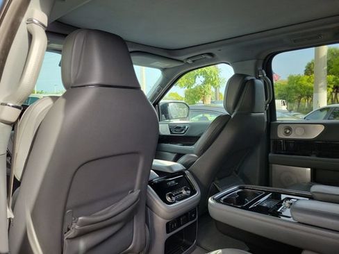 Used 2018 Lincoln Navigator L Reserve AWD/4WD image 12