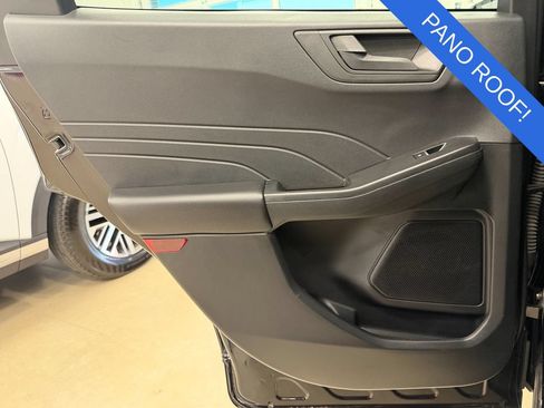 Used 2025 Ford Escape Active w/ Tech Pack #1 FWD image 24