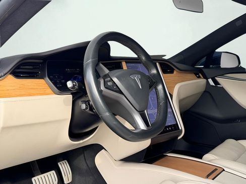 Used 2020 Tesla Model S Performance image 2